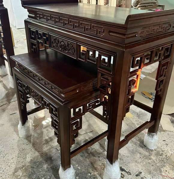 Bàn thờ gia tiên 